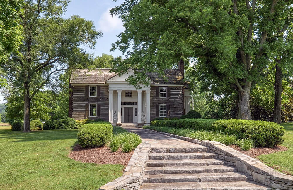 Faith Hill and Tim McGraw’s Mansion – Tennessee @Country Living Magazine / Pinterest.com