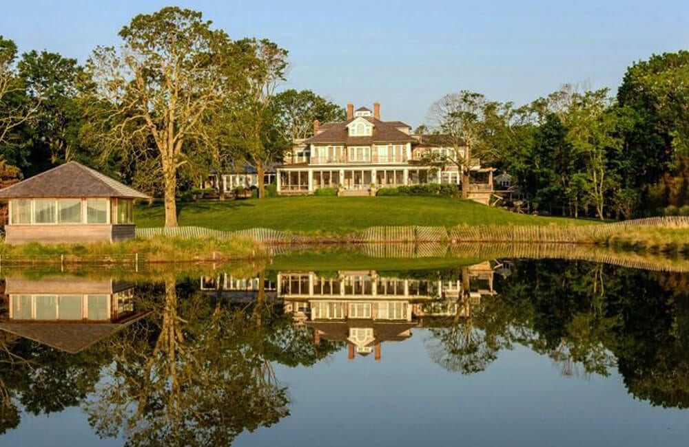 Matt Lauer’s Waterfront Estate - The Hamptons, New York @Page Six / Youtube.com